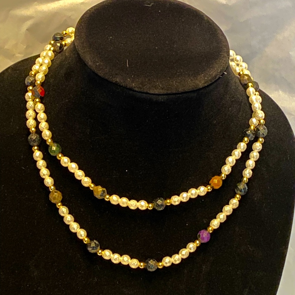 Vintage imperfect beaded necklace multicolor